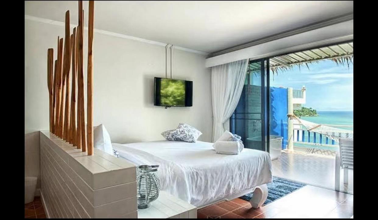 At Sea Patong Hotel Exterior foto